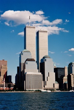 do-nothing:   nemoi:   World Trade Centre, NY 1999 (via Matt Woolner)